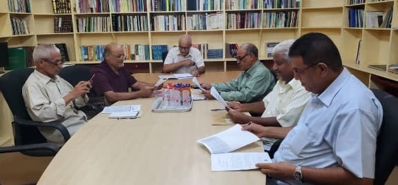 اللجنة العلمية لمؤتمر (عدن..رؤية في تاريخها التجاري ومستقبلها الاستثماري والاقتصادي) تقف أمام عنوانين الأبحاث المقدمة